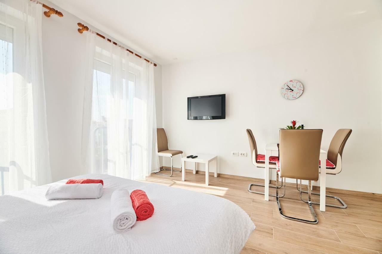 Studio Apartman Lena 우마그 외부 사진